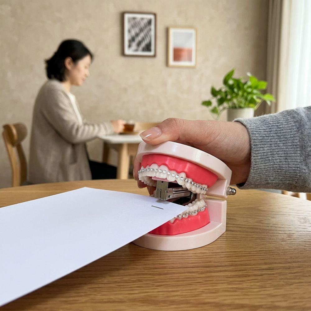 Plastic Denture Shaped Stapler Easy Stapling Teeth Desktop Stapler  Student Stationery
