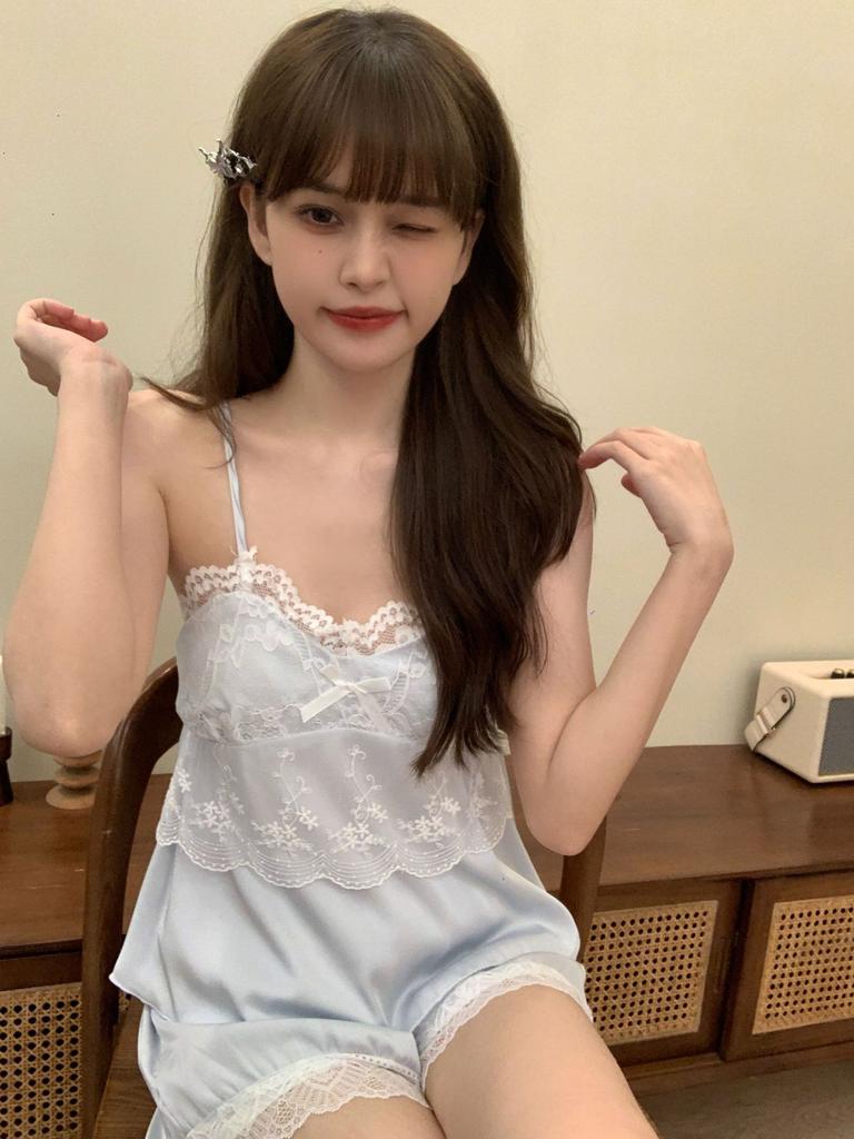 [Mocha] Ice Silk Pajamas Women's Spring Long Sleeve Lace Hollow Pure Desire Wind Suspender with Chest Pad Four-piece Summer Set
