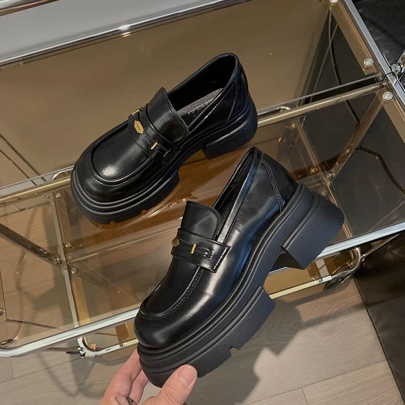 

Женские туфли-лоферы на платформе в британском стиле 2025 года, весна-осень, новые, для поездок на работу, в стиле ретро, универсальные, черного цвета, небольшие кожаные туфли 35 чёрный