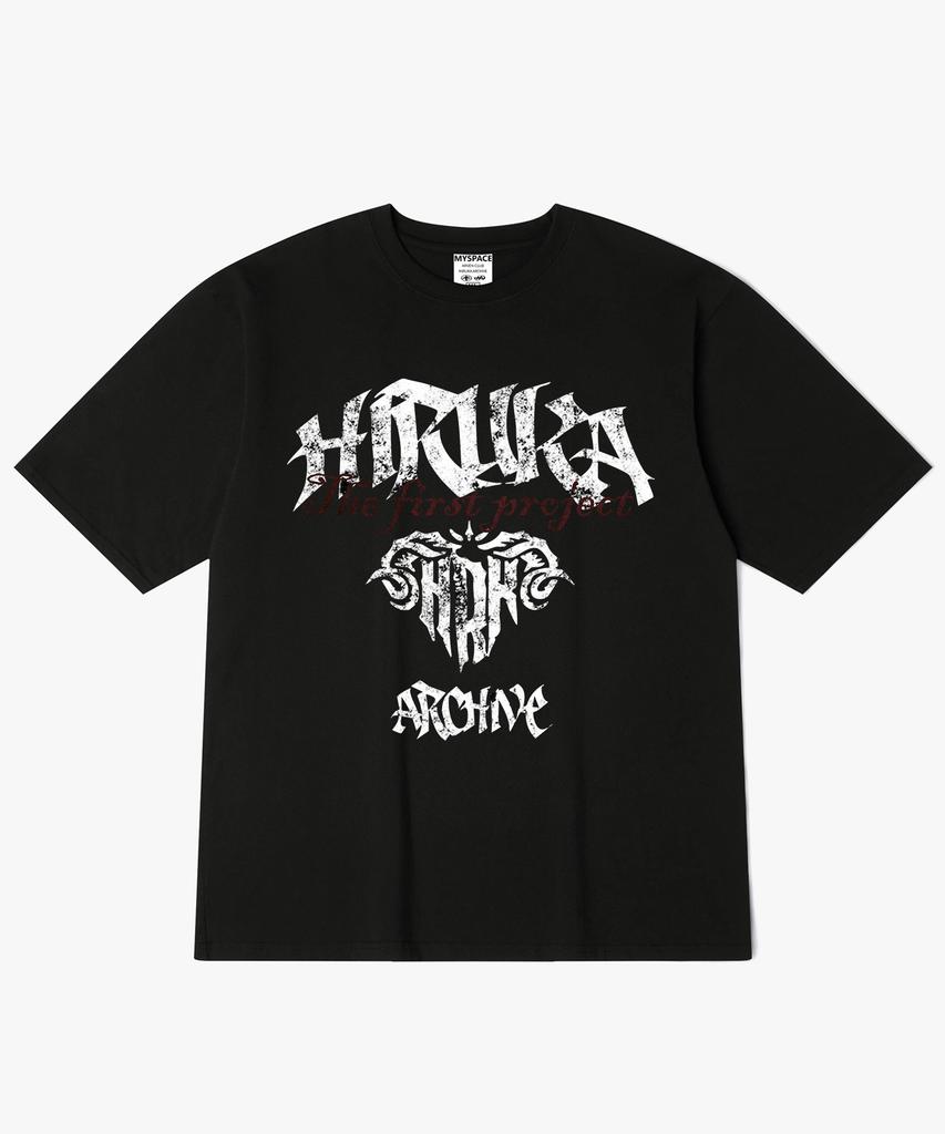 Hilukaakaibeu Goat Lettering Short Sleeve T-Shirt