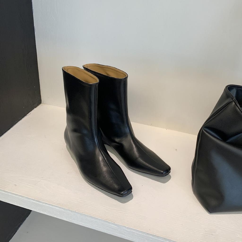 2025 winter new pointed wedge inner temperament French fashion beautiful women short boots thin medium boots