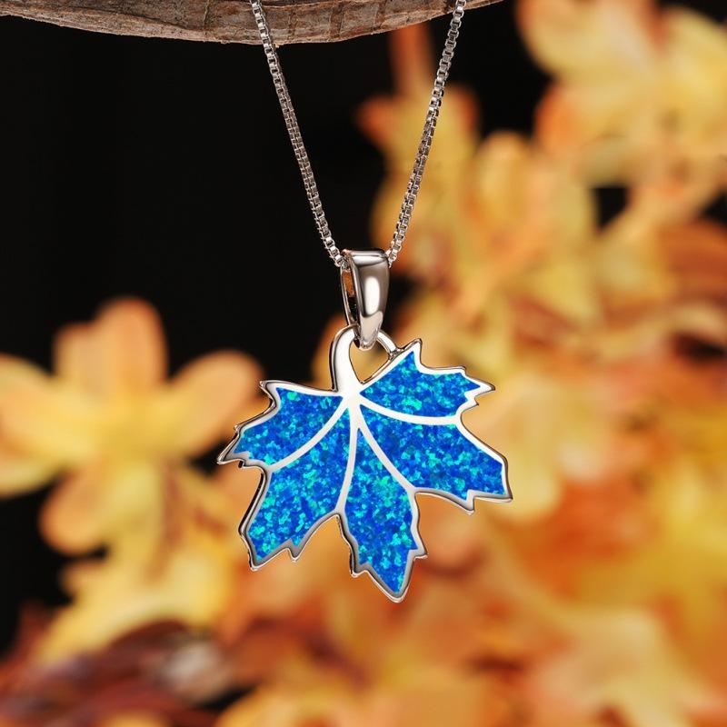 

Wish Maple Leaf Necklace Simple Personality Niche Light Luxury Elegant Versatile Necklace