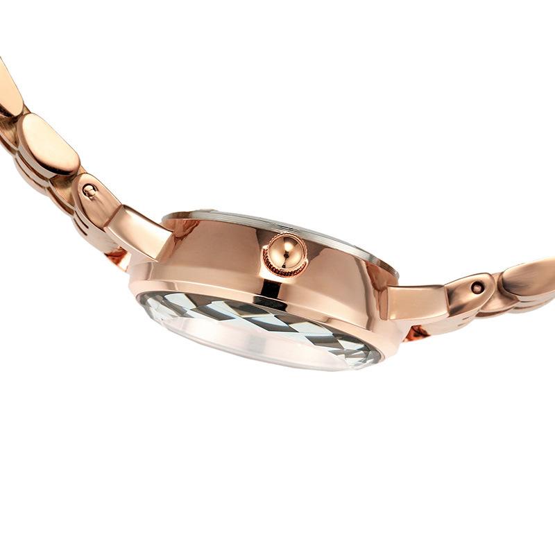 Small Plate Fashion Temperament Steel Belt Watch Women'S Trend Gypsy Waterproof Quartz Watch