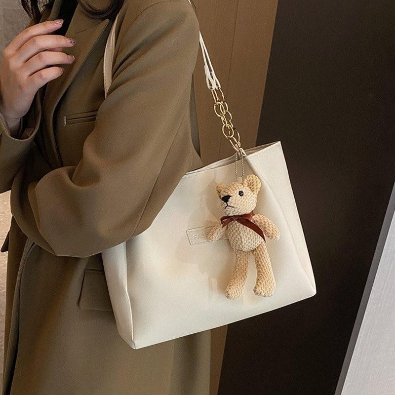 Stylish Retro Women's Tote Bag For Autumn Winter 2023 With Large Capacity And Chic Design