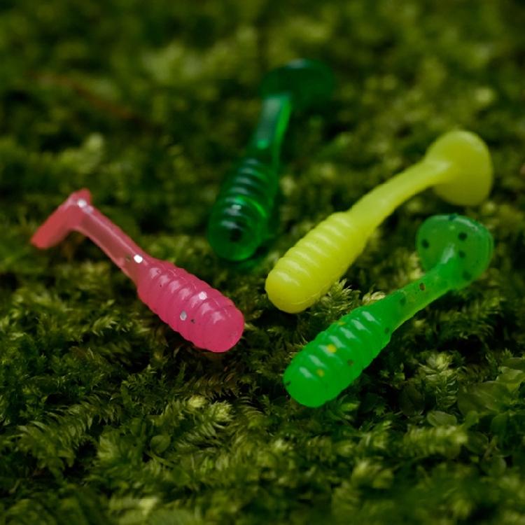 50 Stück 1,5 cm Paddelschwanz-Wobbler Weiche Angelköder für Forellen Künstliche Köder Angelköder Schwimmköder Mehrfarbig