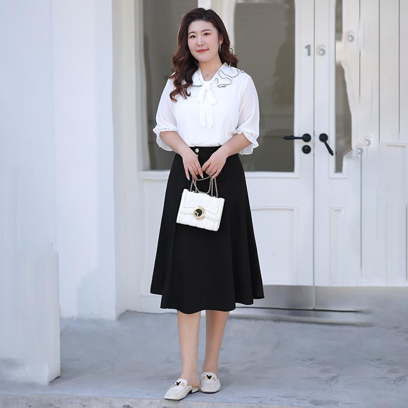 Women's Mid-length Skirt for Spring and Summer Which Covers The Legs and Makes One Look Slimming and Elegant