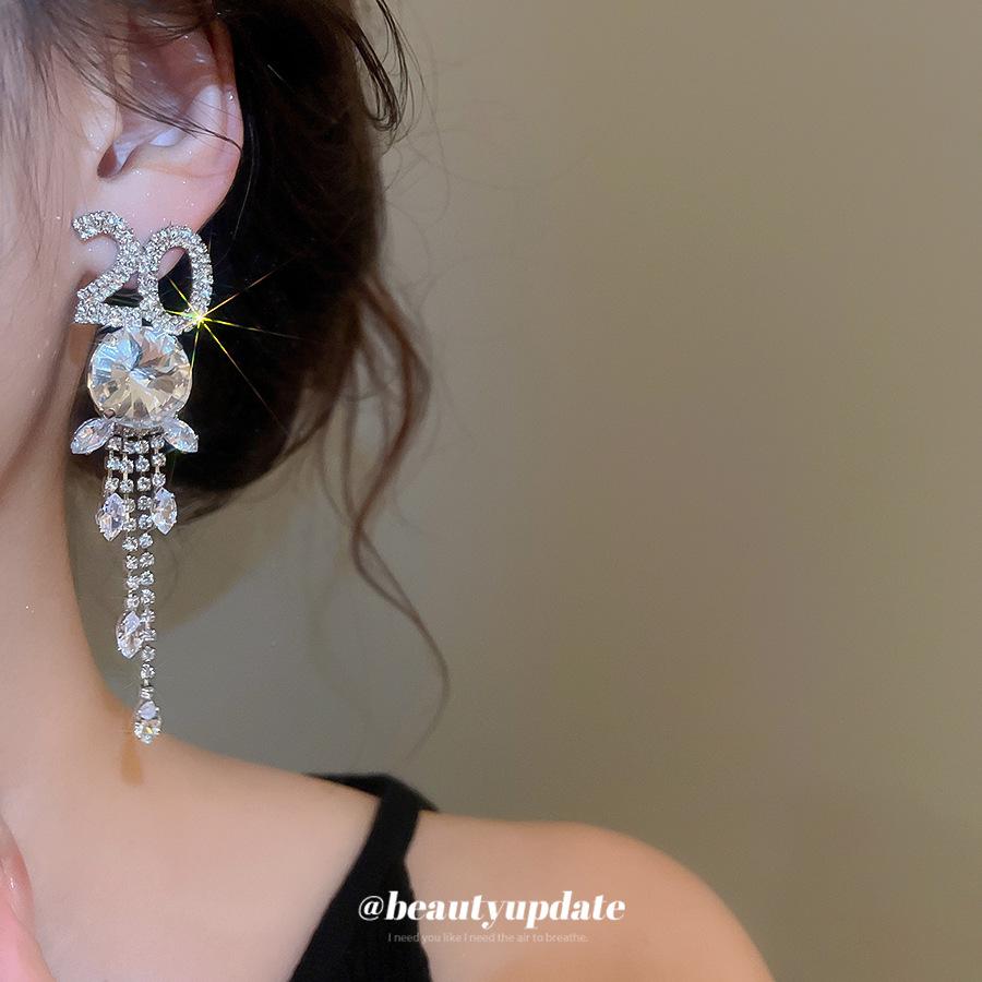 Silver Needle French Court Style Geometric Tassel Earrings with Zircon - High-End, Luxurious, Fashionable, Exquisite Stud Ear Jewelry.