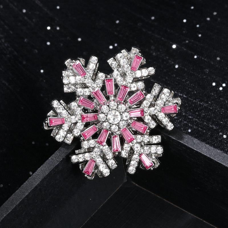 Christmas Snowflake Brooch Pins for Women Unisex Winter Flowers New Year Party Corsage Gifts