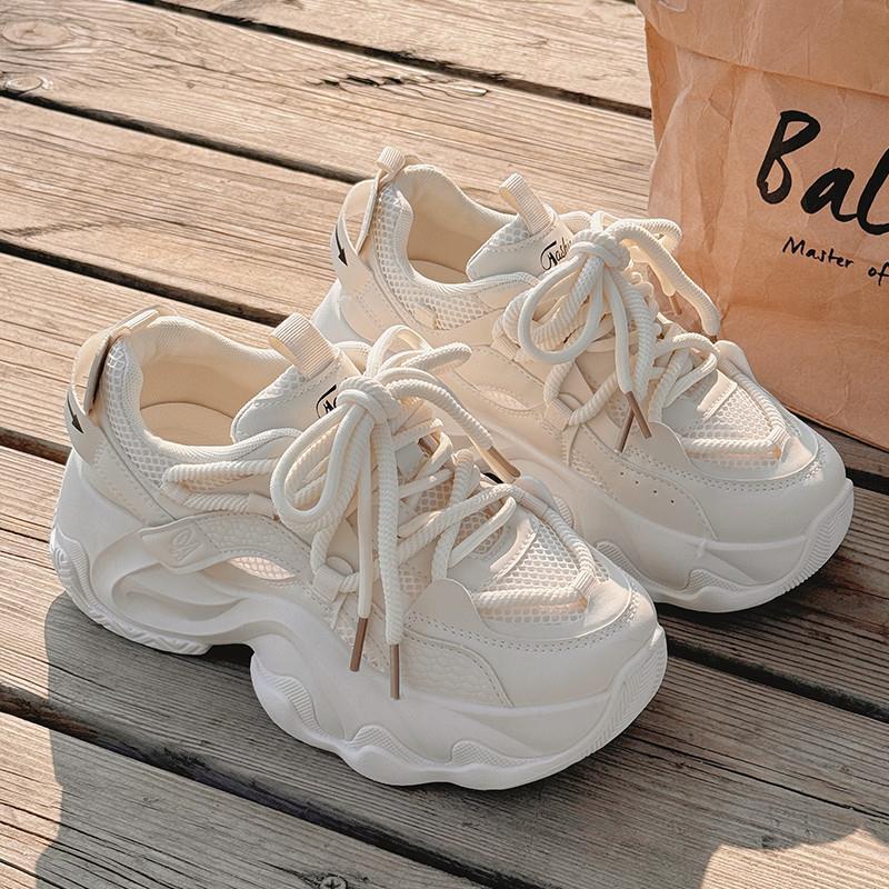 Sports shoes for women in summer 2025 new mesh shoes for women breathable mesh shoes thick soled white shoes