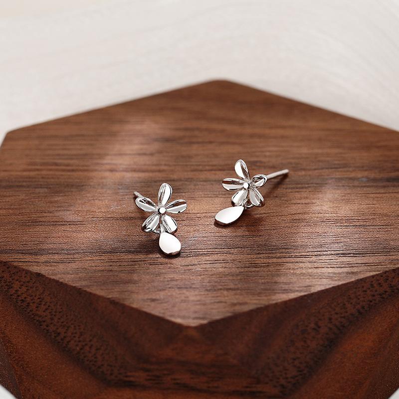 Flower Water Drop Earrings for Women, New Style Earrings for Anti-allergic Ear Pendants