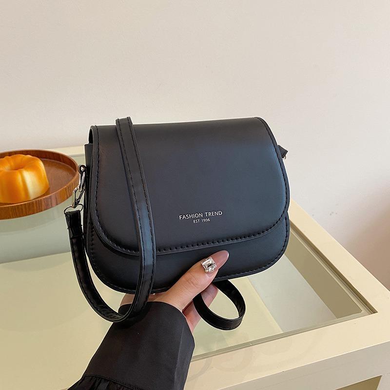 Candy Color Autumn and Winter New Versatile Shoulder Bag Fashionable Small Fresh High Value Feeling Saddle Bag Commuter Messenger Women's Bag
