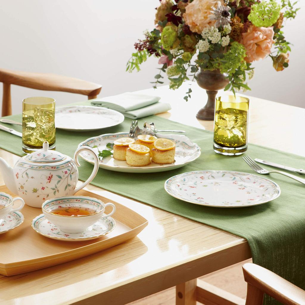 Noritake Plate, 24cm Diameter, 2cm Height, Floral Chalcoat, Bone China, 4409L/59316A