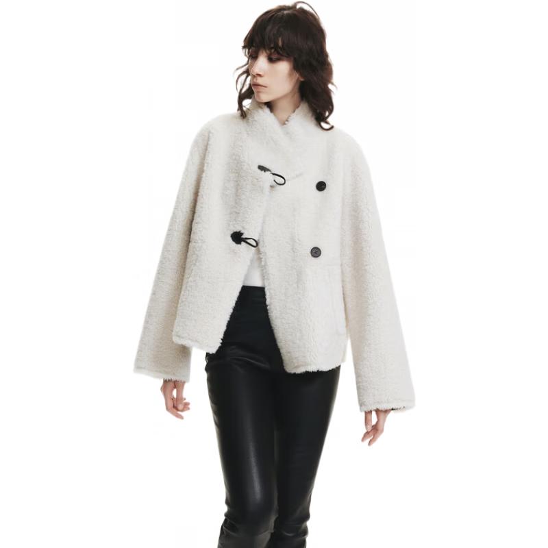 

MO&Co. Осенняя куртка свободного кроя из бархатистой ткани, как у плюшевого мишки, с кожаными петлями-пуговицами L