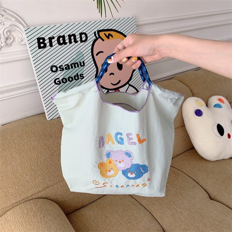 Entzückende japanische bestickte Tragetasche mit süßen Designs für Schüler und Käufer