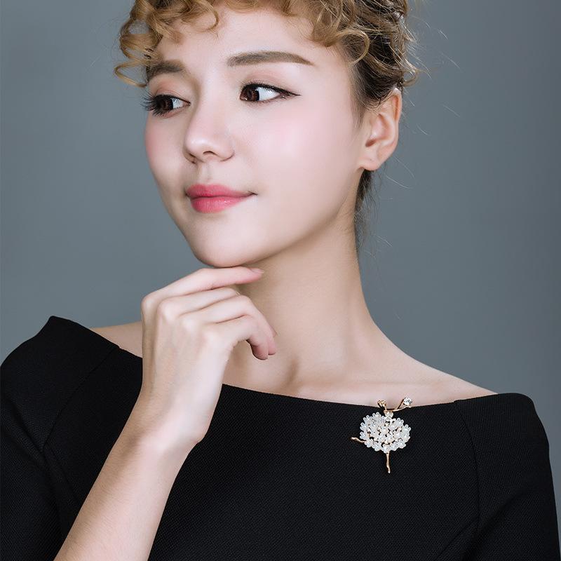 Broșă coreeană elegantă pentru fată de balet Broșă de modă din rășină cu flori din aliaj Accesorii cu diamante