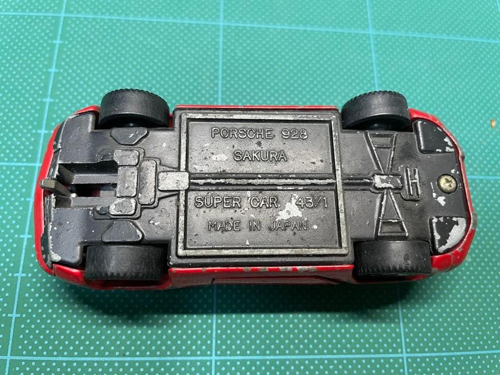 Sakura 1/43 Porsche 928 Super Car Series Made in Japan Mini Car