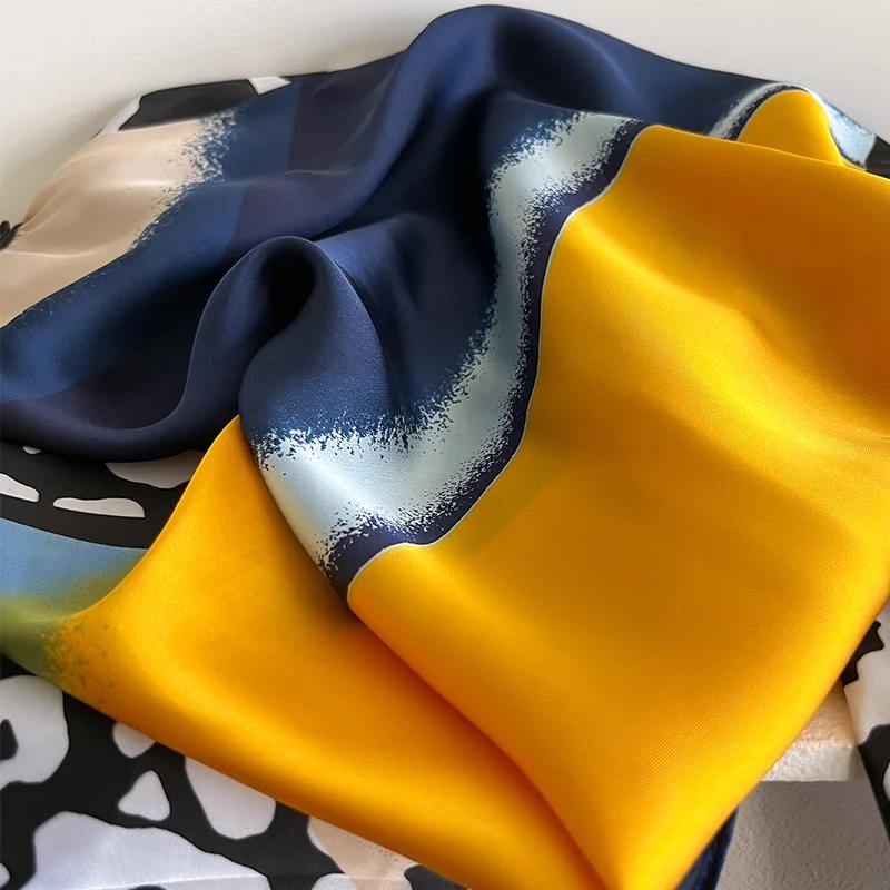 2025 New Silk Scarf 110x110cm Luxury BrandDesigner Pullover Scarf Print Head Large Handkerchief Hijab Shawl Women Bandanna Foula