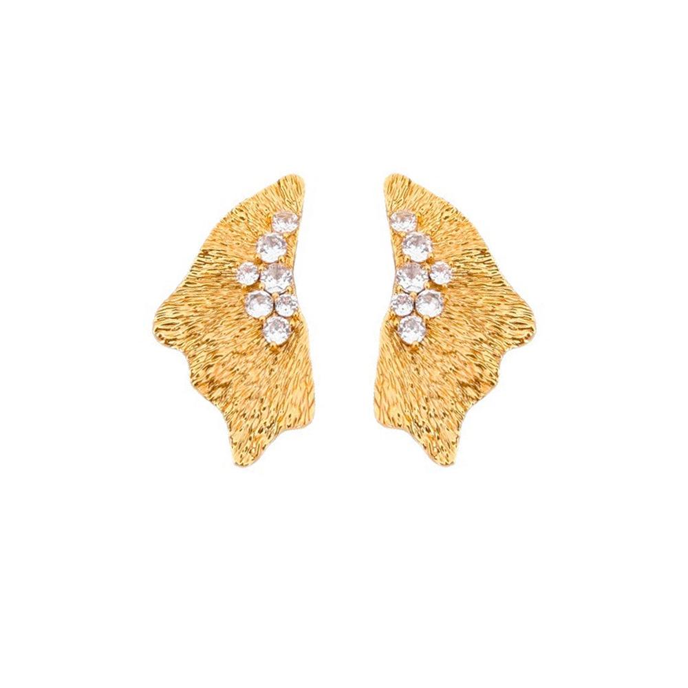 Niche Lightweight Metal-look Butterfly Fan-shaped Stud Earrings: Luxury Retro Design for Versatile Commuting