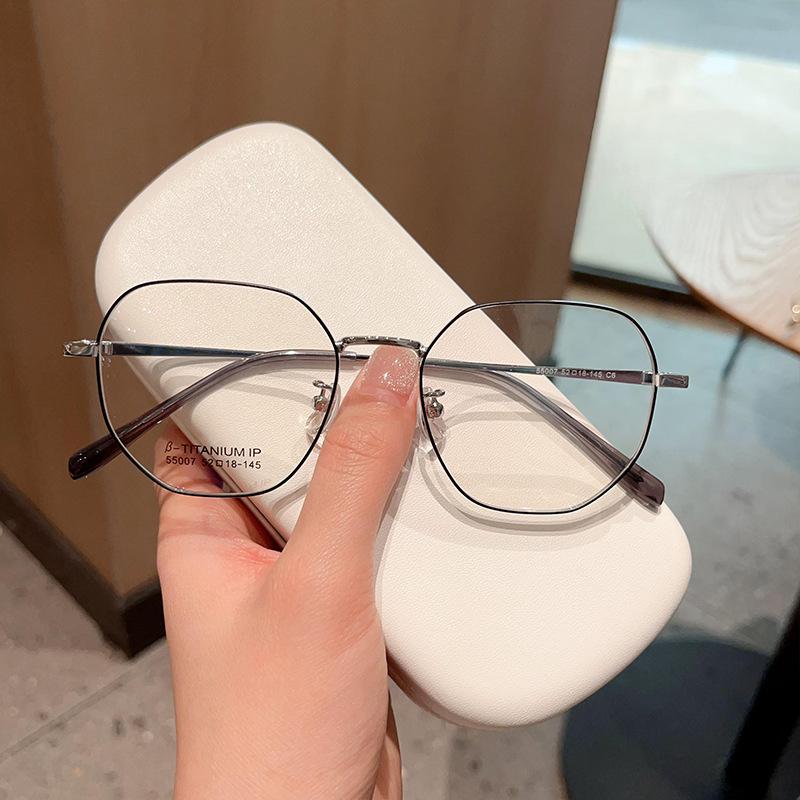 Ultra-clear Online Celebrity Metal Retro Plain Non-magnetic Polygon Glasses Frame Can Be Equipped with Myopia Glasses Frame.