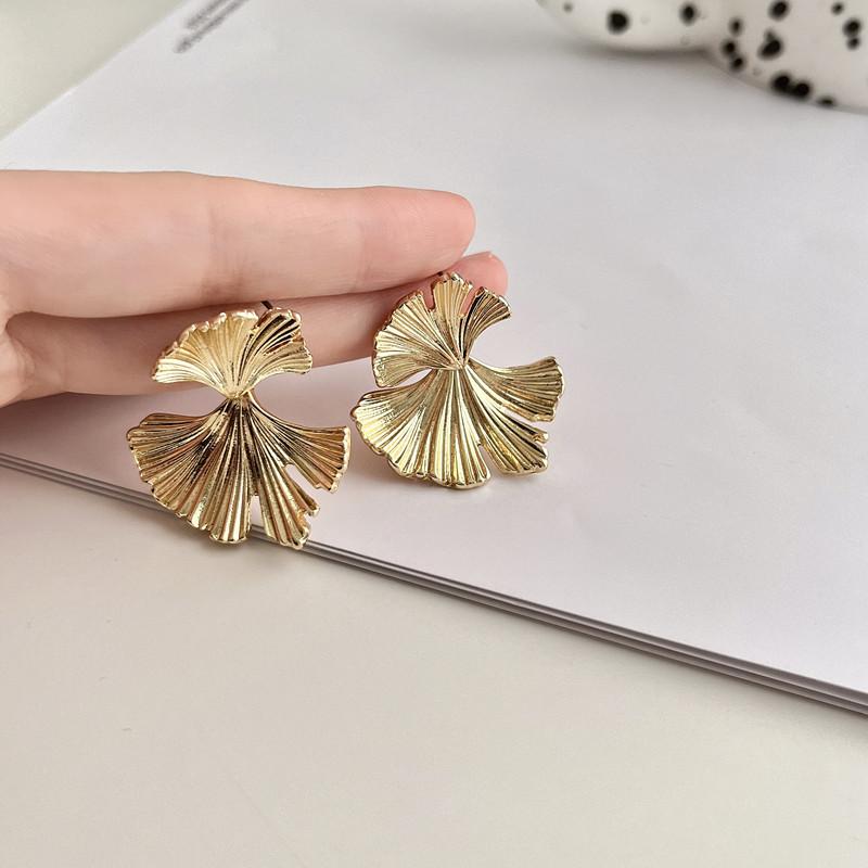 Vintage Flower Leaf Earrings, High-End Ginkgo Leaf Earrings, Versatile And Niche Style Earrings For Women