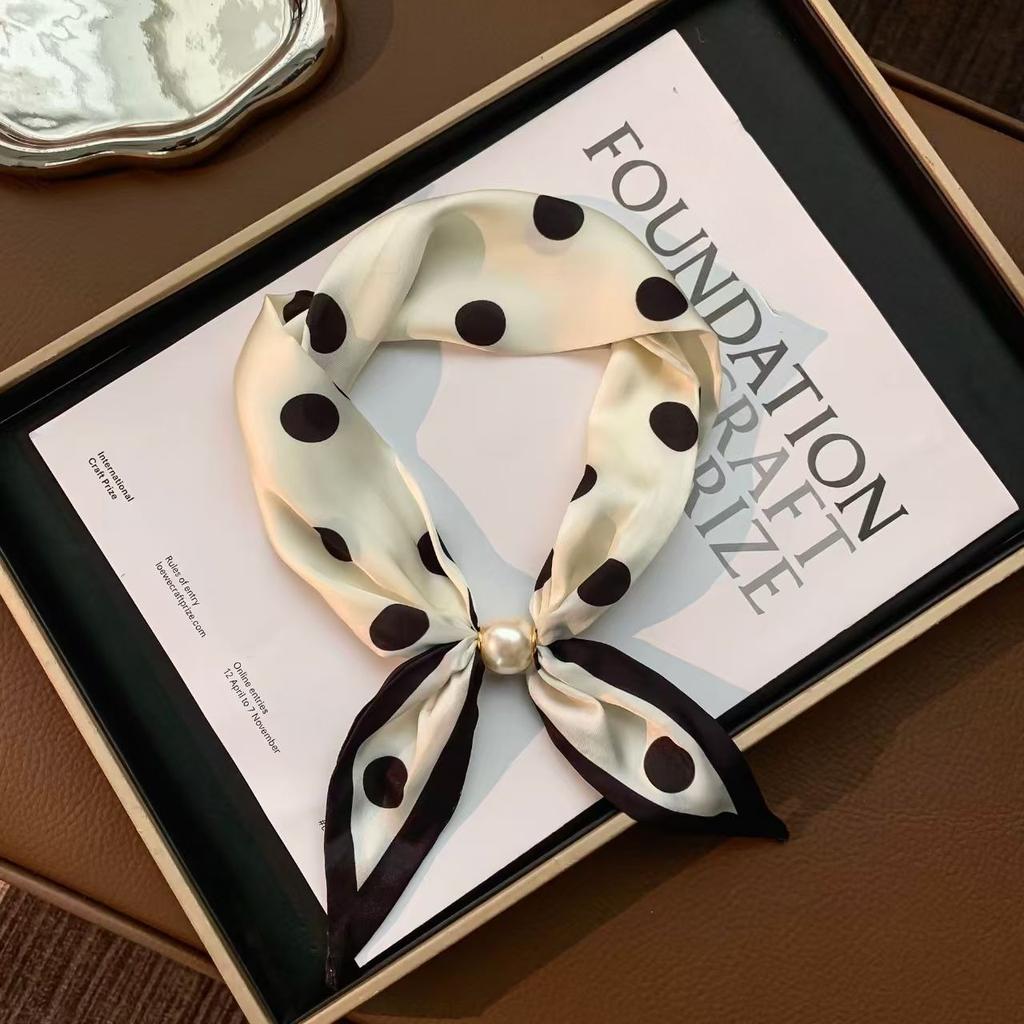 Elegante Sciarpa Magnetica con Perle da Donna Estiva Versatile Traspirante Foulard Accessorio di Moda Avvolgimento per il Collo Sciarpe