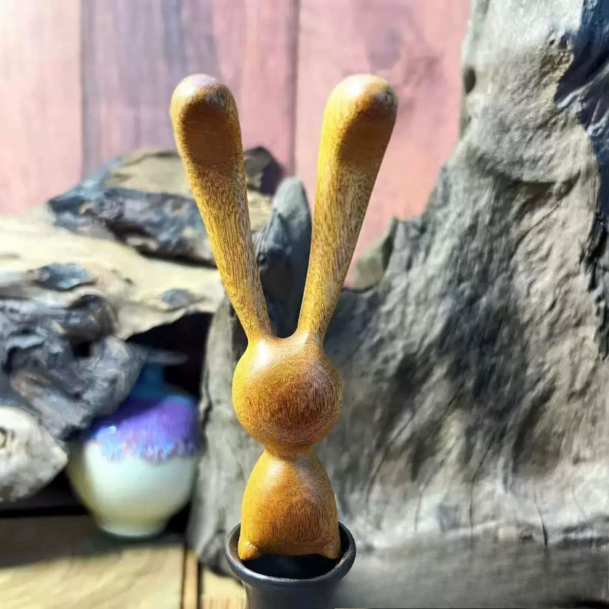 

Wood Long-Ear Rabbit Massage Stick Cute Nose Facial Lifting Tool with Meridian Comb for Indoor Home Decor Christmas Gift Giving жовтий