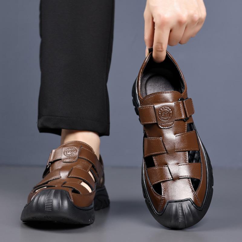 Fashion 2025 Summer New Designer Casual Leather Sandal for Men Hallow Breathable Beach Shoes Male Solid Color Fashion Dress Sandals Man