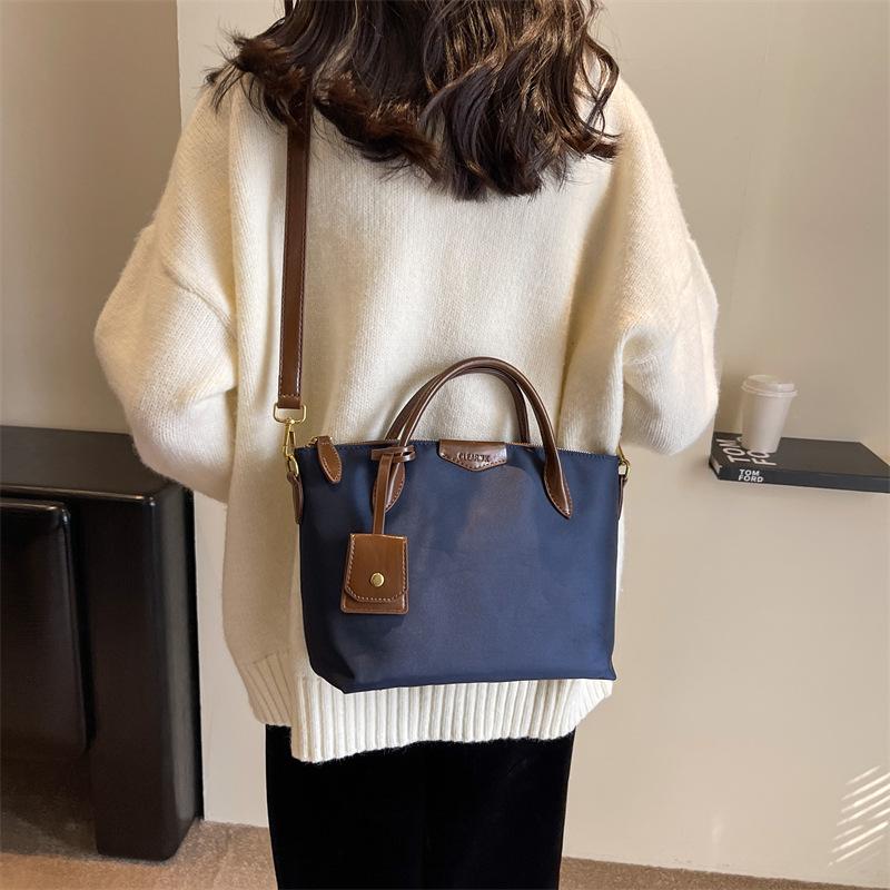 Oxford Cloth Bag Women's Large Capacity 2025 New Textured Versatile Messenger Bag Cloth Bag Portable Commuter Tote Bag