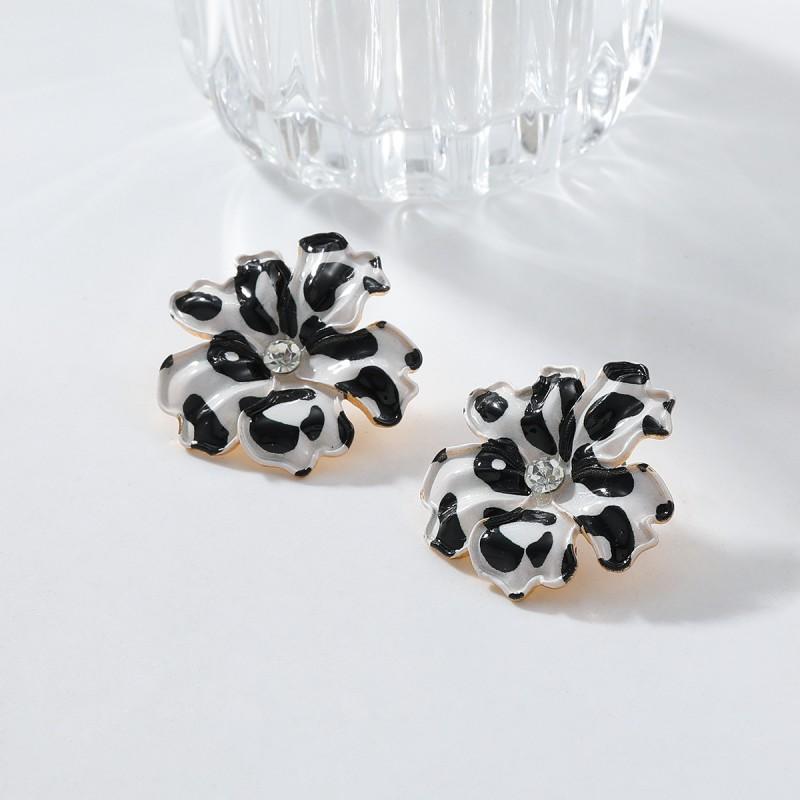 Elegant Floral Leopard Print Acrylic Earrings Women Vintage Style Statement Jewelry