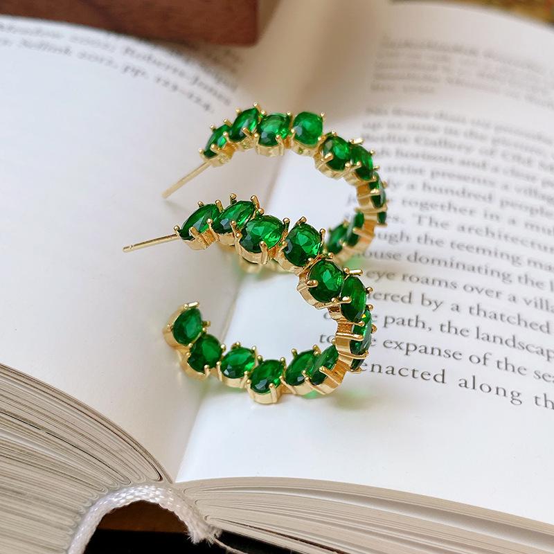 Exquisite Green Gem Dangle Earrings with Silver Needle - Elegant Statement Jewelry for Every Occasion