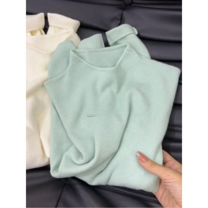 A Semi-high-neck Sweater Paired with A Base Layer and An Early Spring and Autumn Knitted Sweater Top