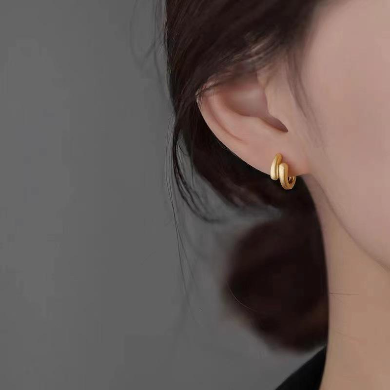 2024 New Arrival Light Luxury Frosted Ear Cuff Earrings for Women in 925 Sterling Silver