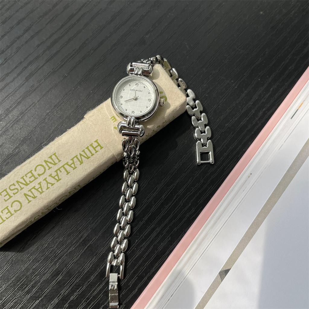 Korean Fashion Chain Small Gold Watch Watch Women'S Fashion Point Diamond