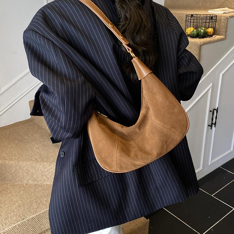 Premium sense niche bag women's autumn and winter 2025 new retro versatile shoulder messenger bag underarm work dumpling bag