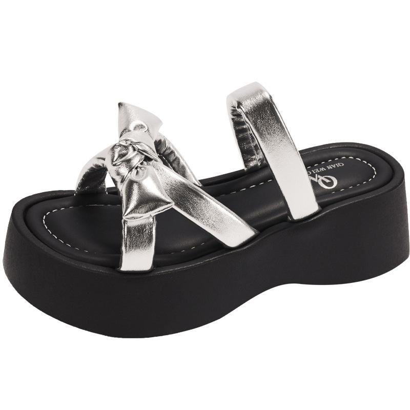 Internet celebrities popular versatile non-slip thick-soled slippers women's summer wear 2025 new white heightening cool slippers