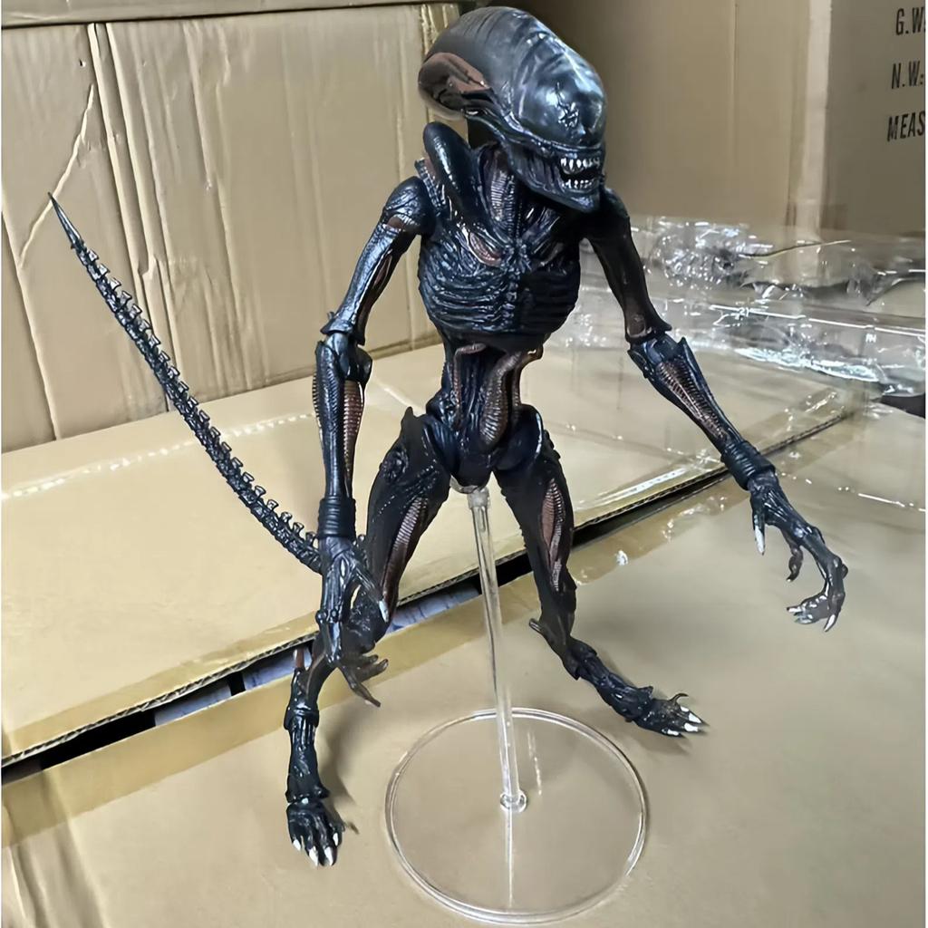 Neu- NECA Alien Romulus Figur Hochwertige Version Schreibtischdekoration Überraschungsgeschenk