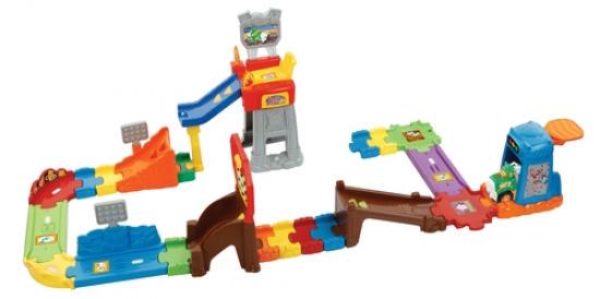 white and gold baby shower cupcakes