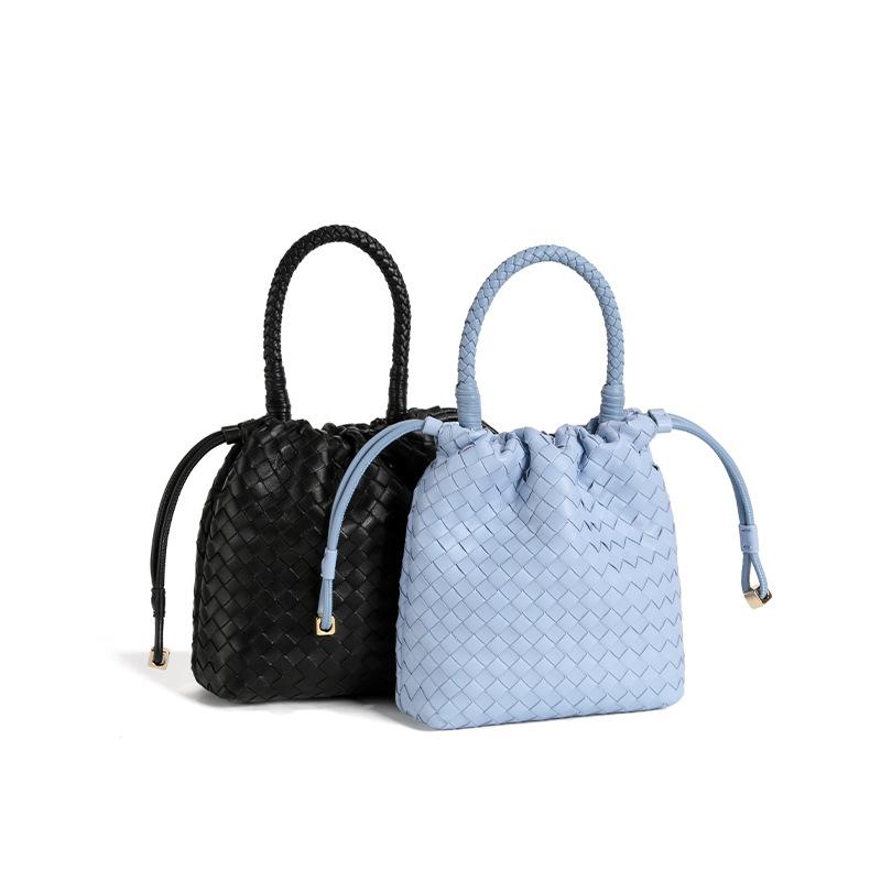 Niche Temperament Woven Bag Fashionable and Elegant High-end Handbag Drawstring Handwoven Bag Genuine Leather Retro Women's Bag