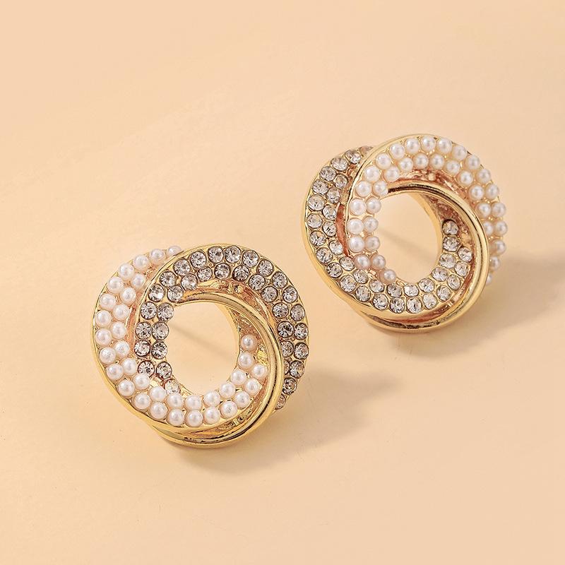 

Elegant Diamond-Accented Swirl Pearl Earrings: Minimalist Fashion with Retro Geometric Design for Women