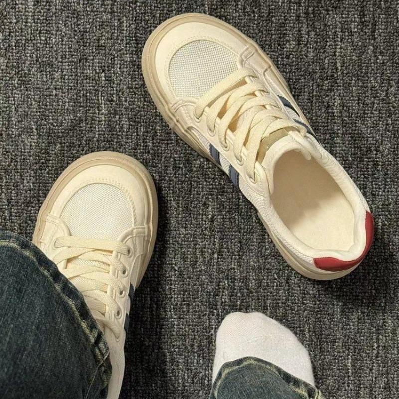 Kleine weiße Schuhe Damen vielseitig Mesh atmungsaktiv flach dicksohlig Herbst neu lässig Sport Board Schuhe