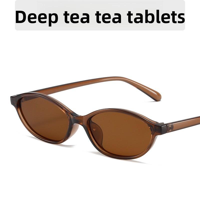 Stylish Black Frame Sunwear With Tinted Lenses For Casual Daywear And Events