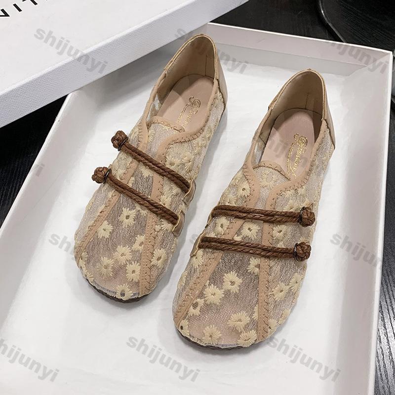 Fashion Women Shoes 2025 Summer New Mesh Hollow Vintage Lightweight Casual Shoes Women Flats Comfort Non Slip Soft Sole Mothers Shoes
