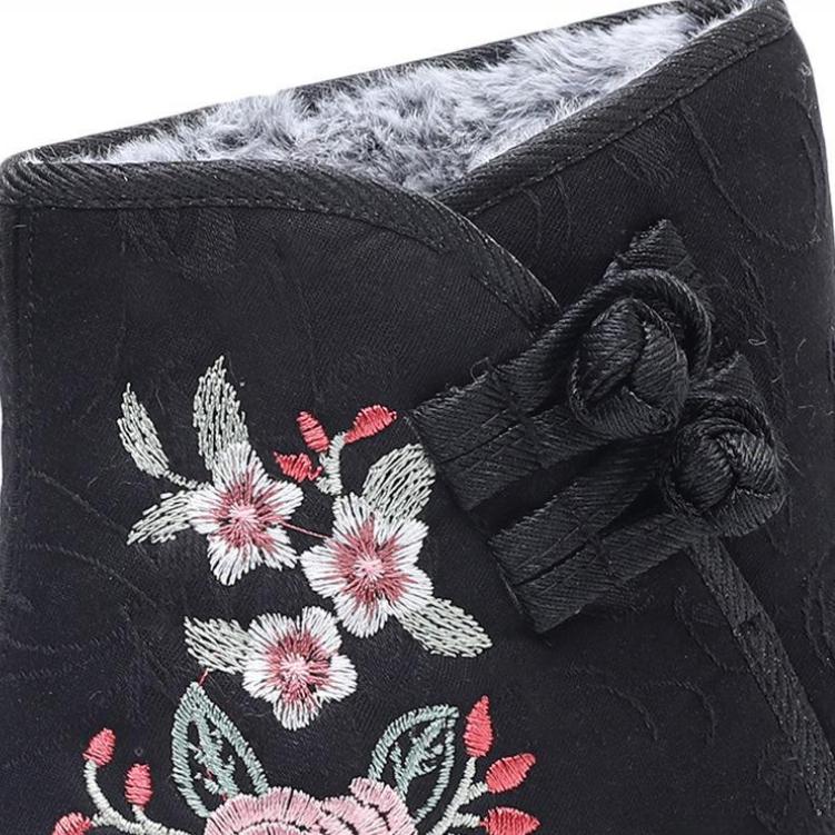 Botas altas bordadas: Sapatos de algodão quentes, antiderrapantes e com sola macia para idosos - estilo étnico, perfeitos para o inverno(Peça um tamanho acima)