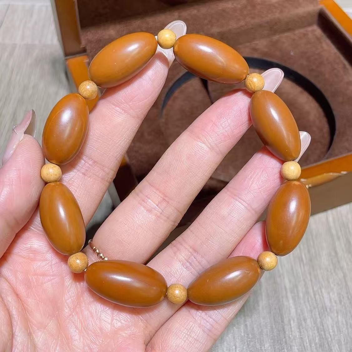 Olive Pit Hand-Carved Circle Bracelet: Artisanal Accessory