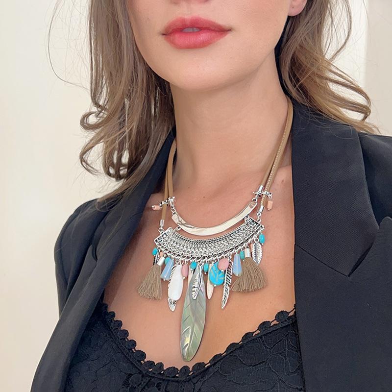 Kaseakia Chunky Großes Statement Quaste Metalllegierung Anhänger Böhmisches Choker Halskette für Damen