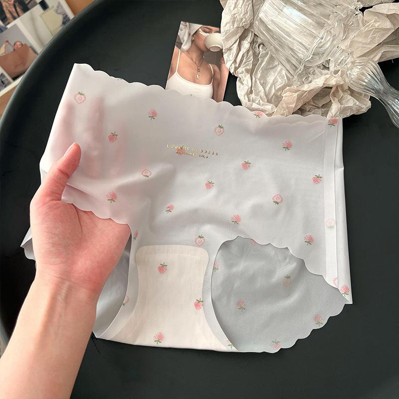 Lady Summer Ultra Thin Lovely Ice Silk Without Trace Speed Dry Pure Cotton Antibacterial File Waist Triangle Briefs