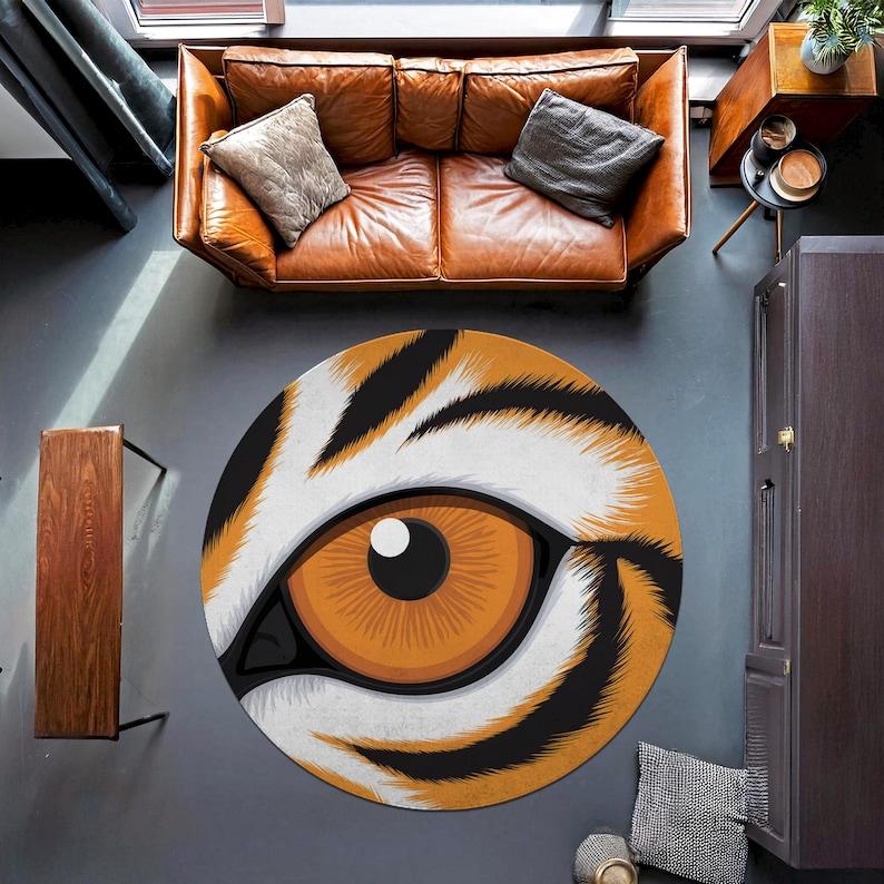 

Tiger Eye Animal Print Round Rug, Exotic Eclectic Decor Mat for Unique Home Accent, Statement Floor Piece with Bold Design Gift Diameter 100cm