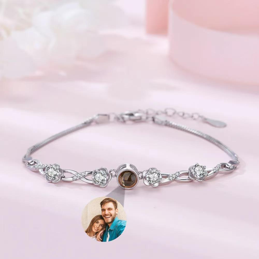 Digital Projection Bracelet with Customizable Photo, 100 Languages - Perfect Birthday Gift for Women