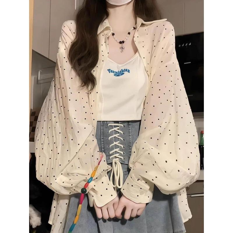 Damska Czarna Koszula w Kropki z Długim Rękawem Elegancka zapinana na Guziki Styl do Pracy Modna Damska Bluzka