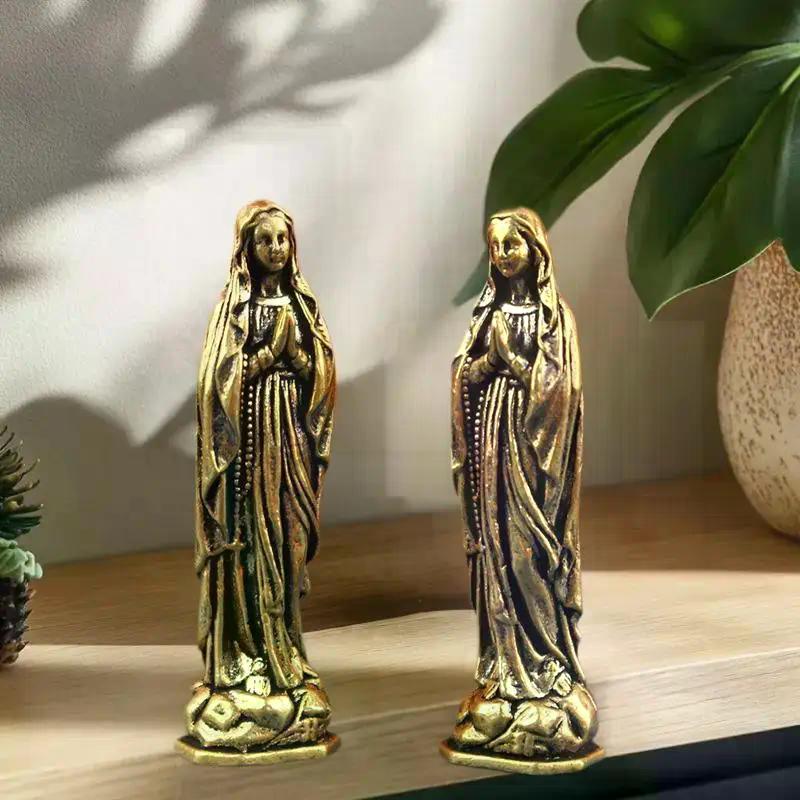 Mosazný přívěsek s figurkou Marie Mosazná figurka Marie Čistá měď Vintage figurka Panny Marie